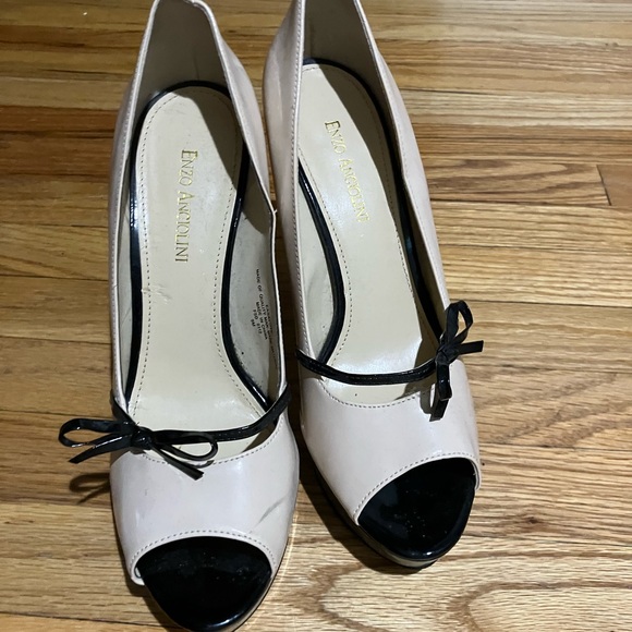Enzo Angiolini Easavoye peep toe pump cream and black Size 9 - Picture 3 of 8